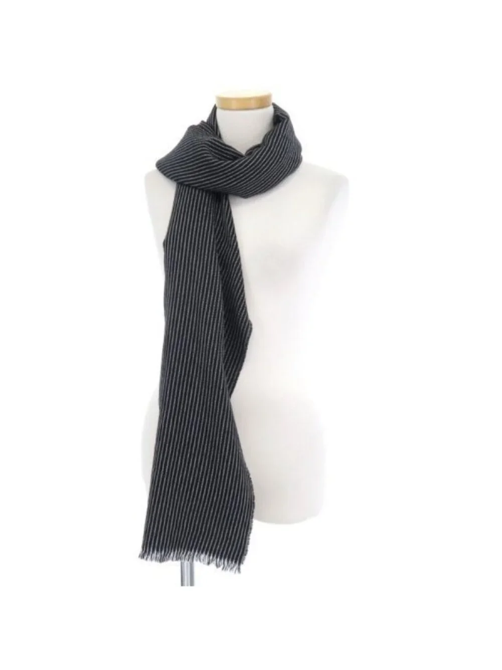 Louis Vuitton Etole Monogram Line Scarf